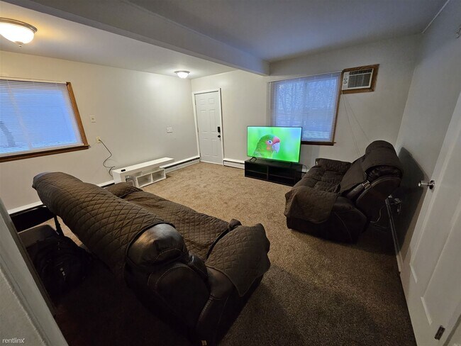Building Photo - 2 br, 1 bath Duplex - 162 Minnesota Avenue 1
