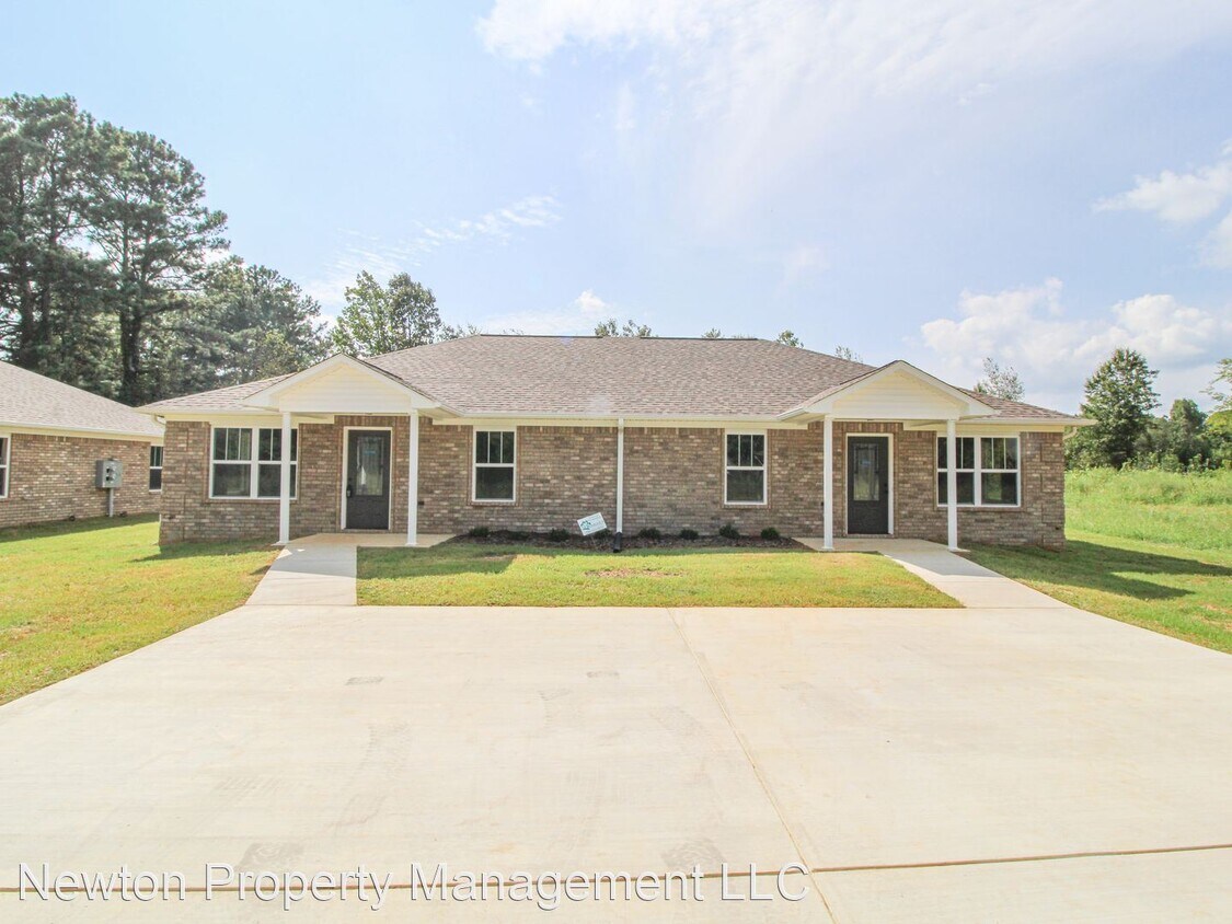 2 br, 2 bath House 19827 Shady Acres Circle House Rental in Athens