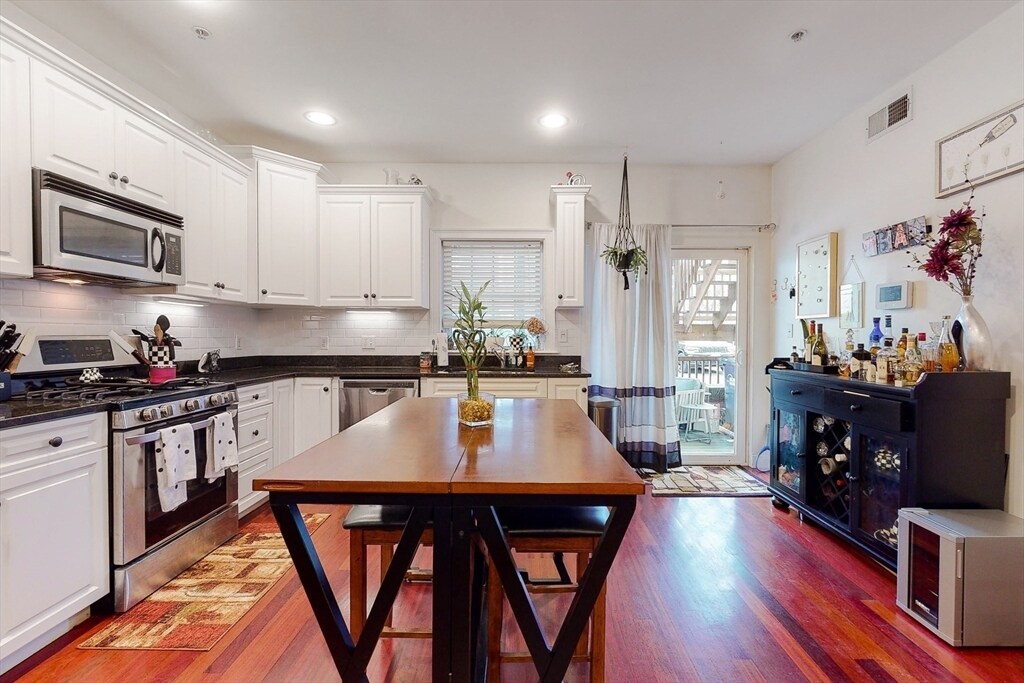Foto principal - 661 Bennington St