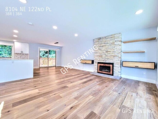 Building Photo - Beautiful Bed 3, Bath 3, home!