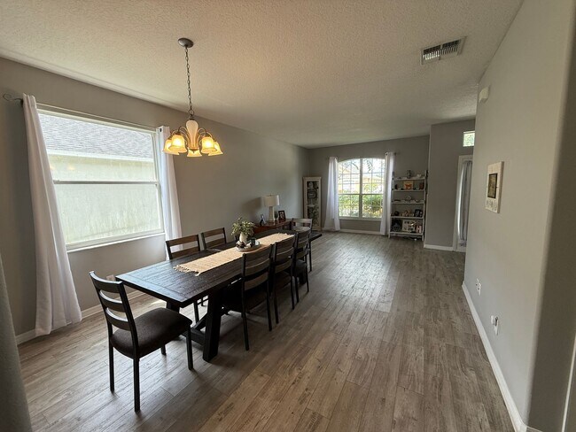 Foto del edificio - Welcome to Tanner Crossings.  Luxury Living, Smart Home!