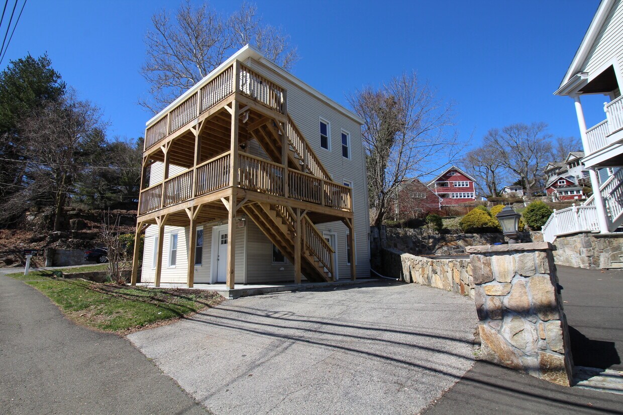 Primary Photo - 272 Valley Rd