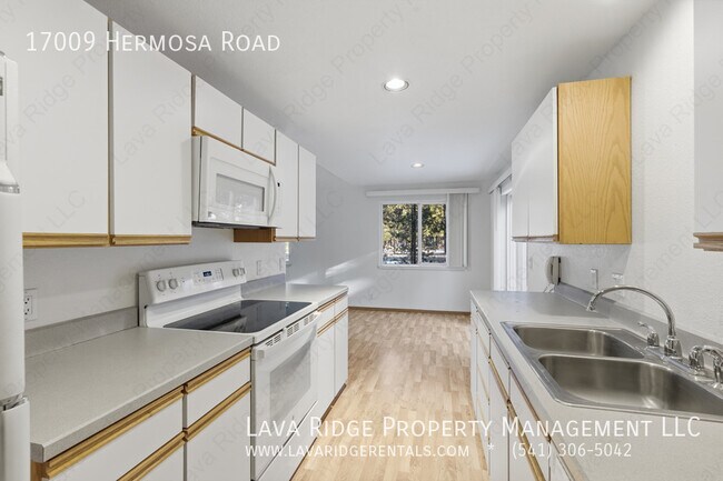 Foto del edificio - 17009 Hermosa Rd