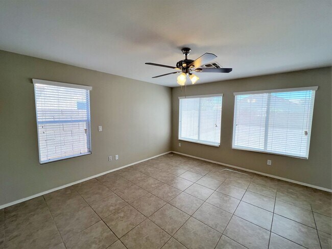 Foto del edificio - 15357 W Evans Dr