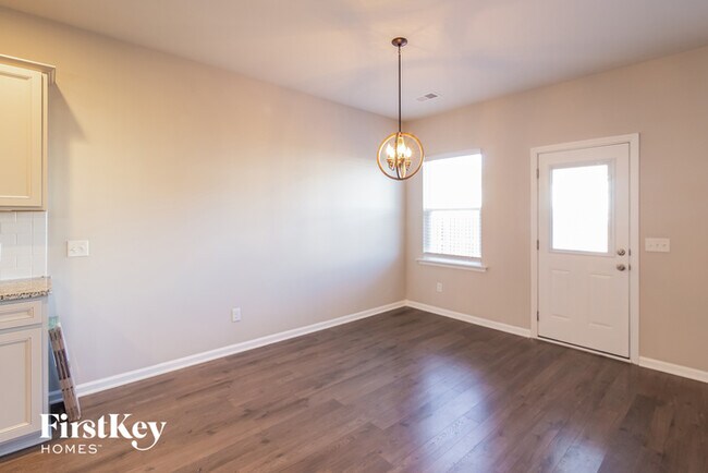 Foto del edificio - 495 Sanctuary Park Dr
