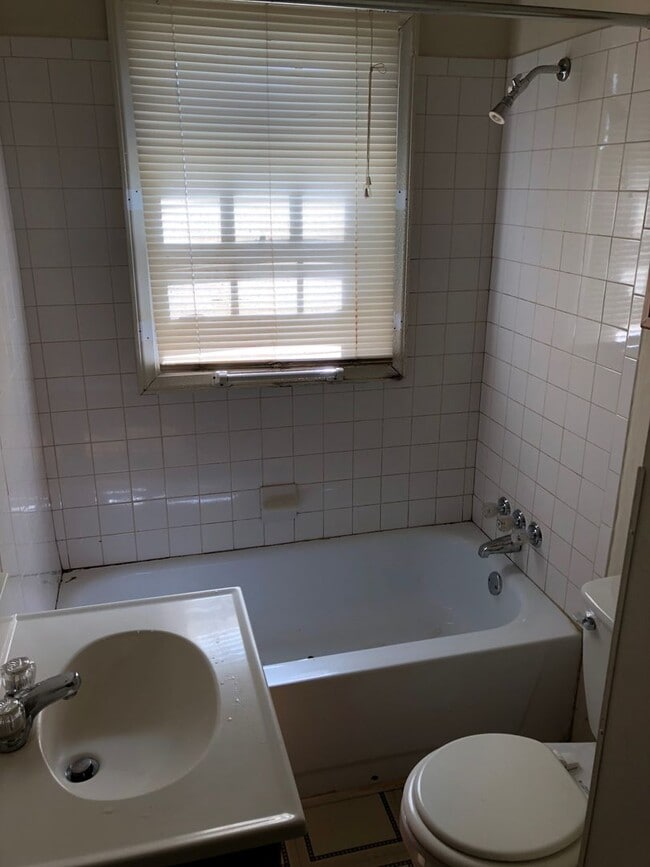 Foto del edificio - 1902 Shelby Ave