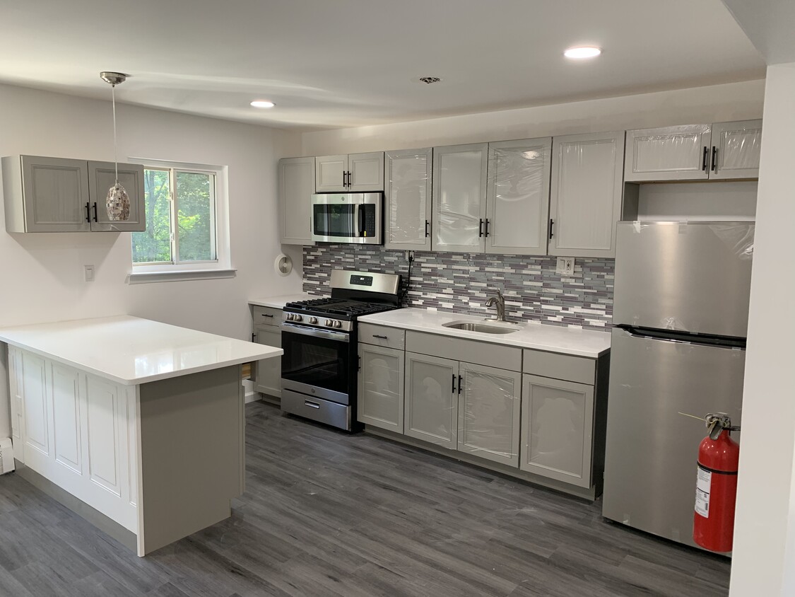 Foto principal - 189 Littleton Rd