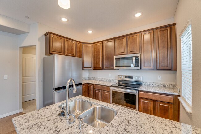 Foto del edificio - Stunning 3 Bedroom 2 Bathroom townhome in Fort Collins!