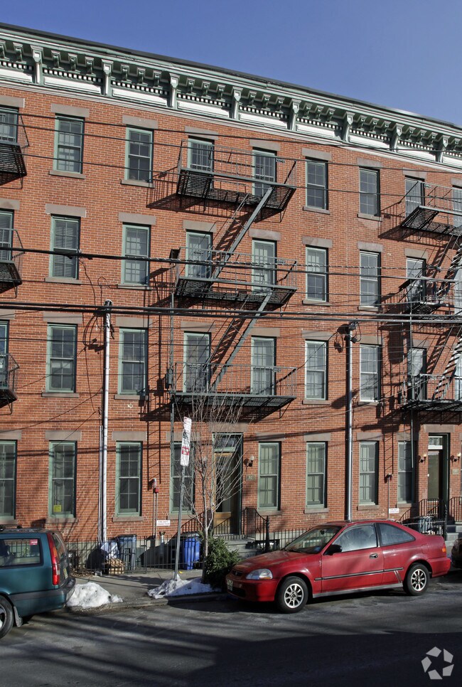 Primary Photo - 202 6th St