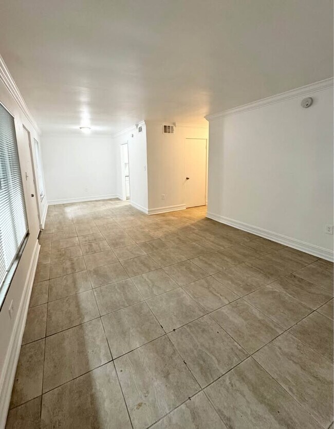 Foto del edificio - 1830 Maravilla Ave