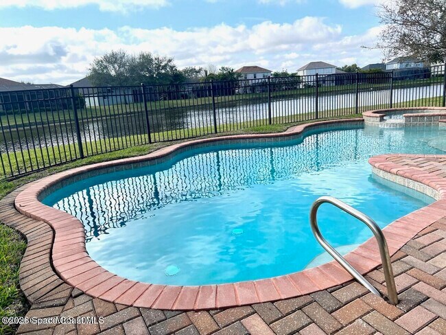 Foto del edificio - 4994 Pinot St