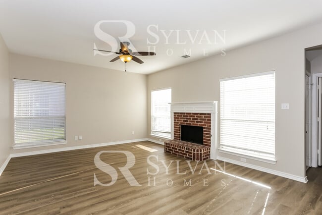 Foto del edificio - You Can Afford to Dwell Well.