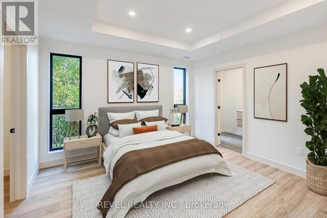 Building Photo - 4390 Hillview Dr