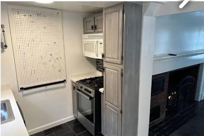 Estufa de gas de chef;; microondas - 167 Wilson St