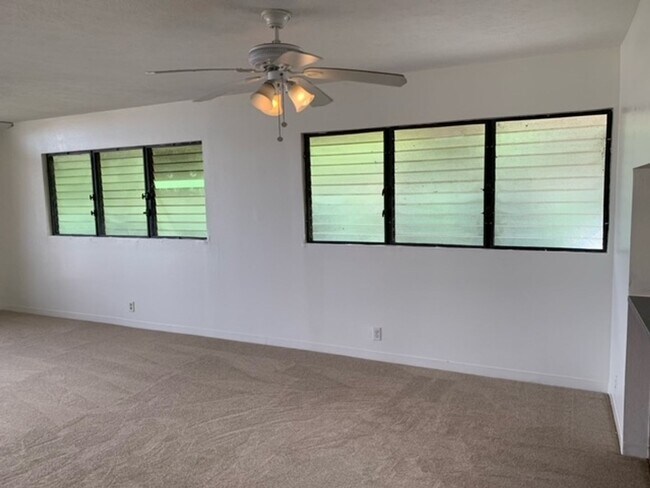 Building Photo - H350ach