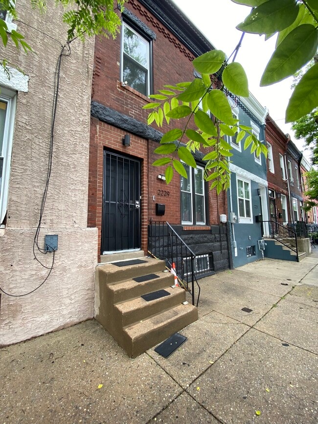 Building Photo - 2229 W Dauphin St