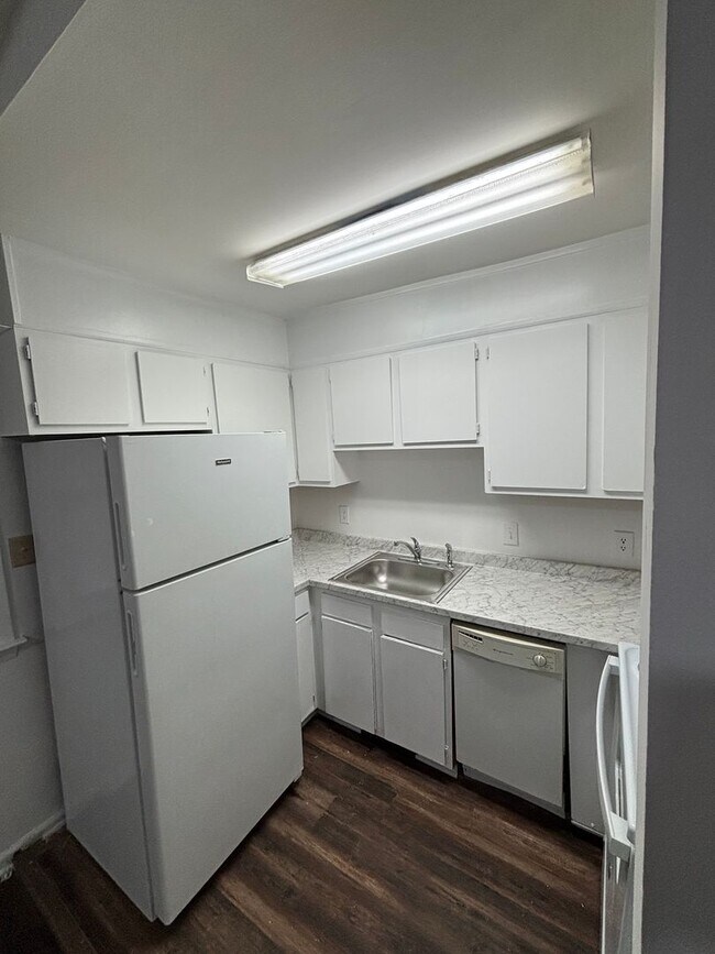 Foto del edificio - 4130 Western Blvd