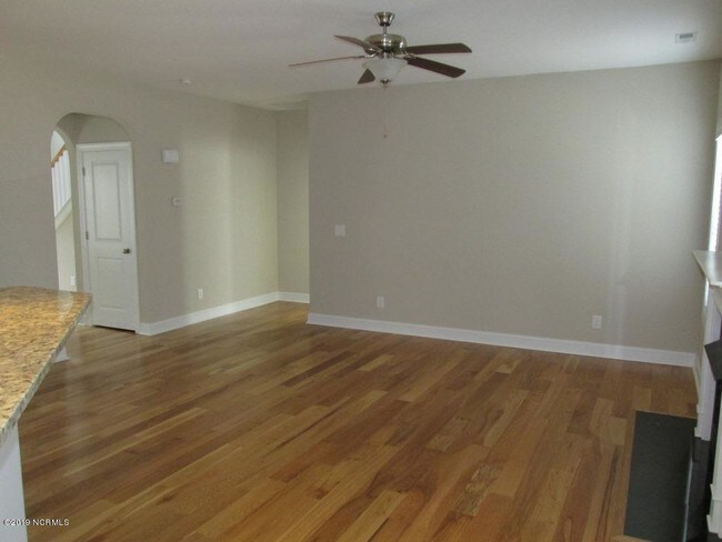 Building Photo - 411 Ardan Oaks Cir