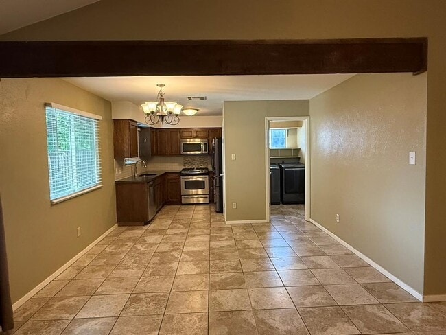 Building Photo - 7405 Ceylon Ct