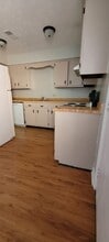 Building Photo - 193 Landings Dr