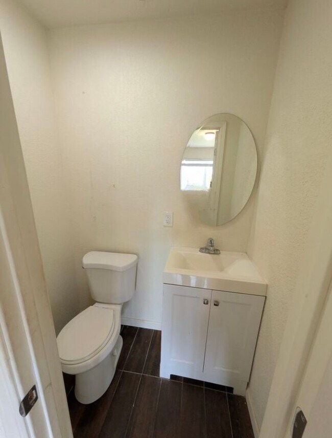 Foto del edificio - 5905-07 CLOVER MANOR WAY