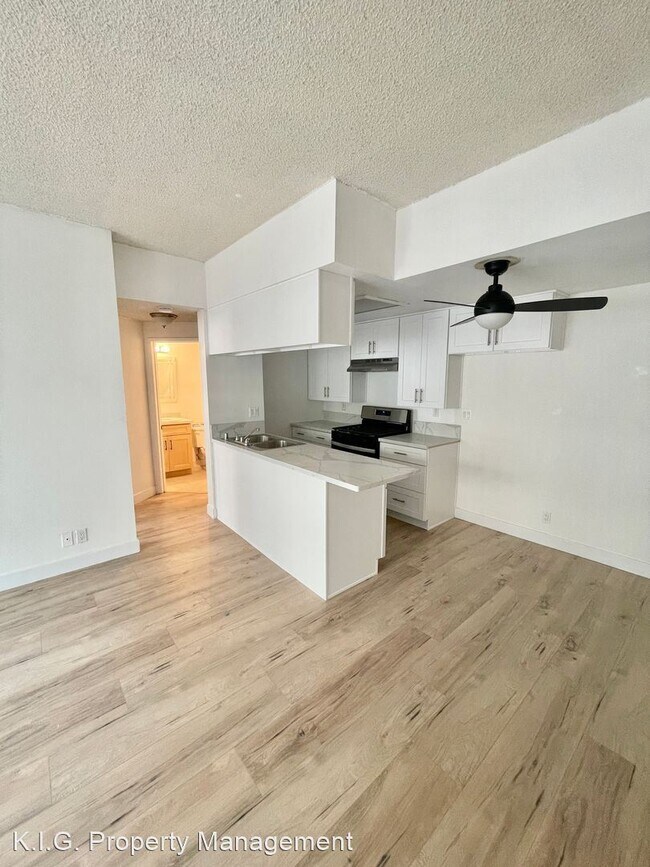 Foto del edificio - 2 br, 2 bath Apartment - 3925 Riverton Ave...