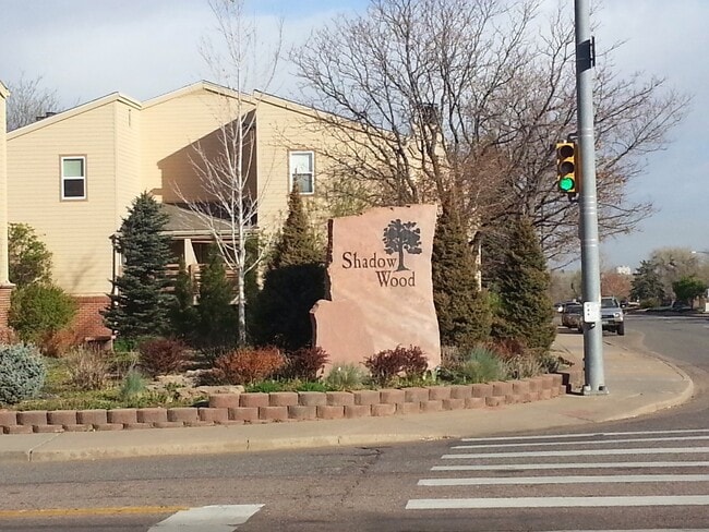 Foto del edificio - Mountain View 2 Bed 2 Bath 2 Balconies Top Floor Condo-Tons of Amenities