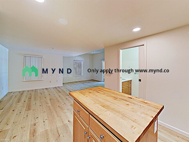 Building Photo - 2 br, 1.5 bath  - 1033 S St Apt 5