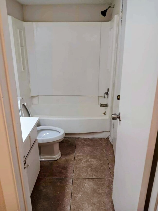 Building Photo - 11941 Bob White Dr