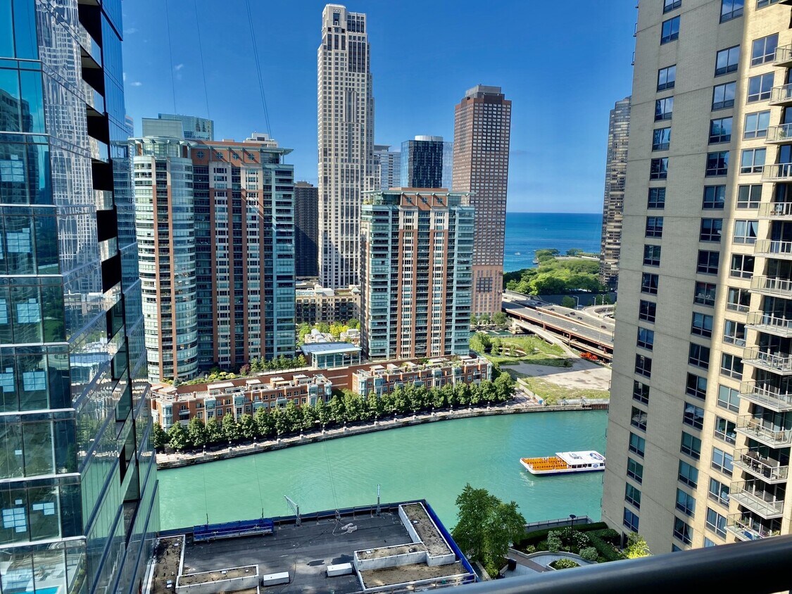 Foto principal - 360 E South Water St