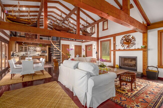 Foto del edificio - Furnished Spacious Hawaii Retreat with Sweeping Ocean Views
