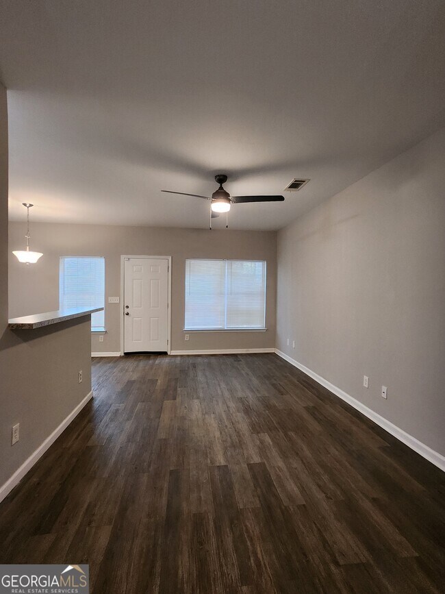 Foto del edificio - 285 Brookview Dr