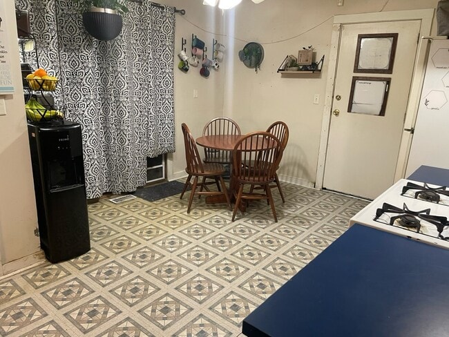 Building Photo - 1101 Lanore Dr