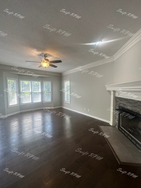 Building Photo - 15602 Maple St