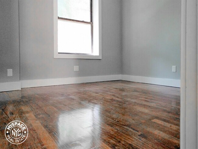 Foto del edificio - 398 E 18th St