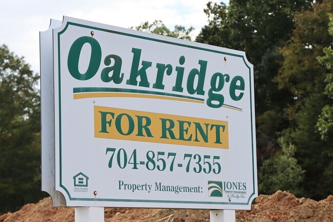 Interior Photo - Oak Ridge Duplexes