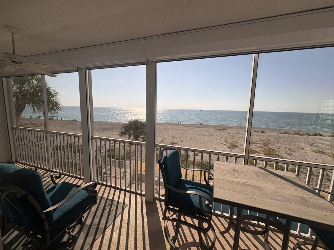 Primary Photo - 333 The Esplanade N