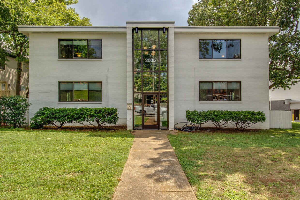 Foto principal - 2005 Capers Ave