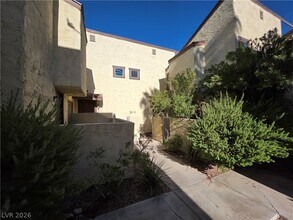 Building Photo - 5049 Spencer St