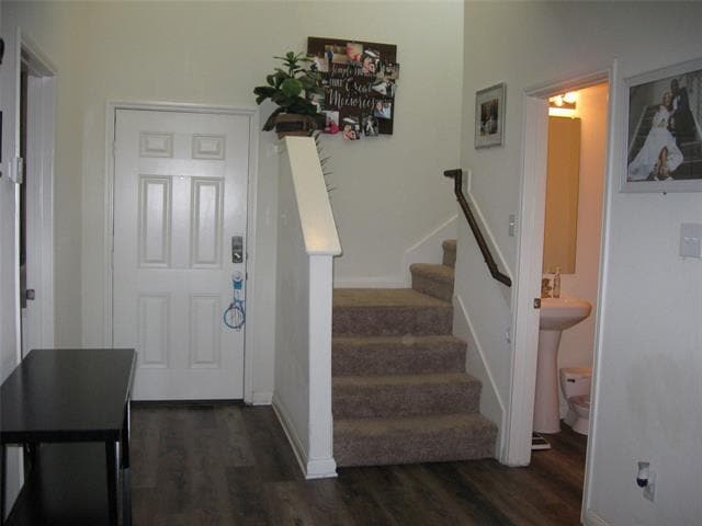 Building Photo - 1402 Engleman Dr
