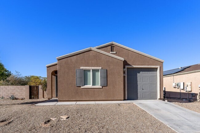 Foto del edificio - 7060 S Red Maids Dr