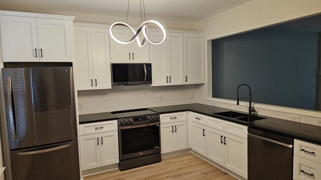 Foto del edificio - 2719 Thornbush Ct