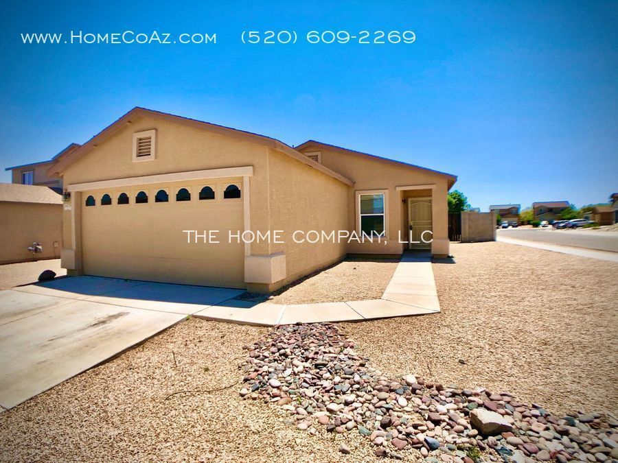 Primary Photo - 1079 W Camino Hombre Viejo