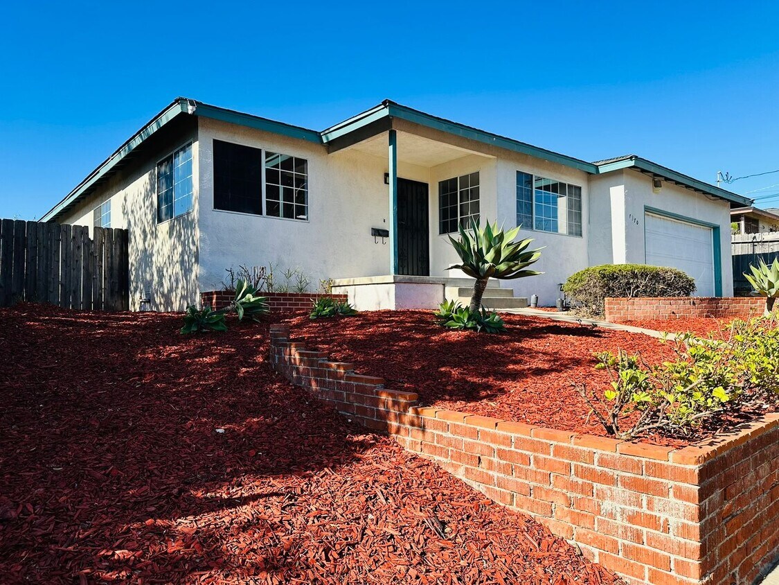 Primary Photo - 7370 Minerva Dr