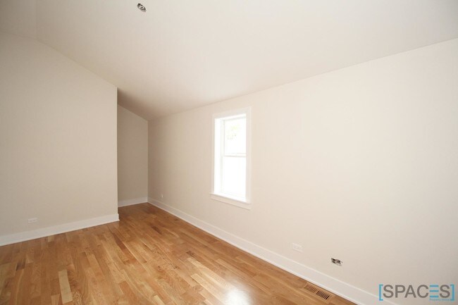 Foto del edificio - 3114 N Southport Ave