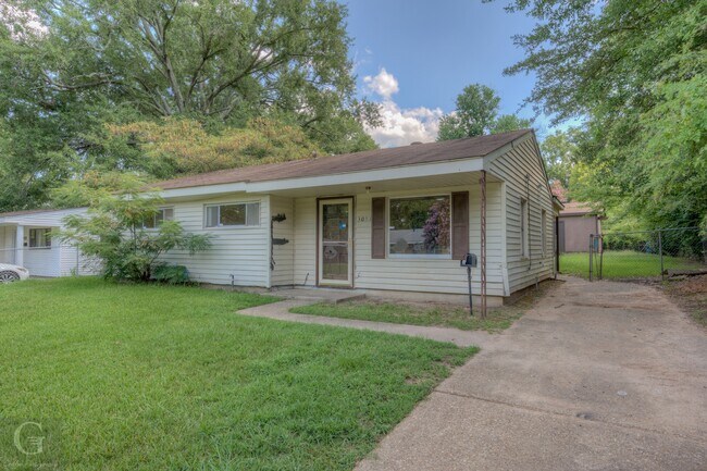 Foto del edificio - 3051 Amherst St