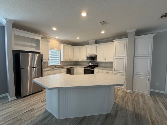 Foto del edificio - 1618 Killarney Ct