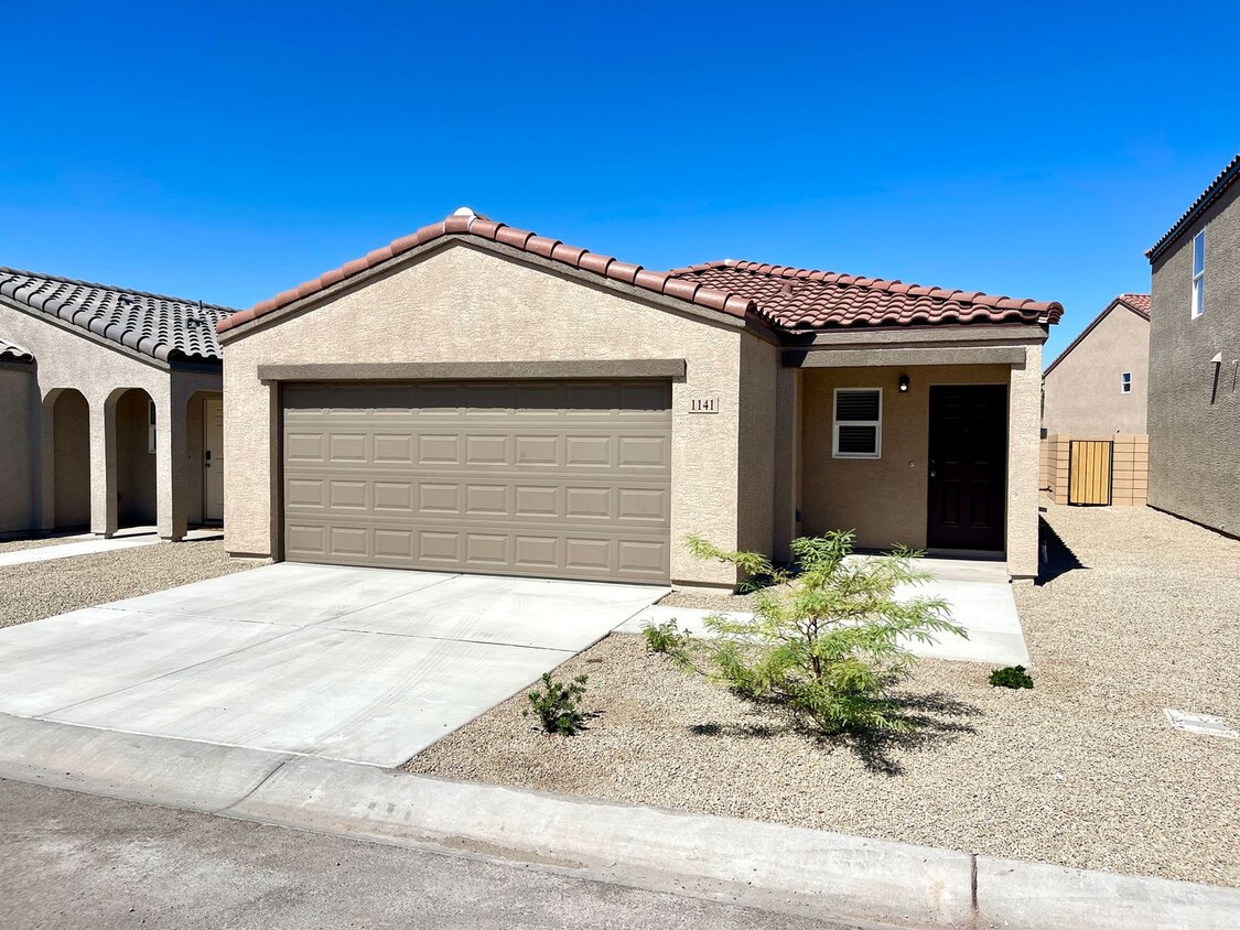 Foto principal - Brand New 3 Bedroom Home in Gated Neighbor...