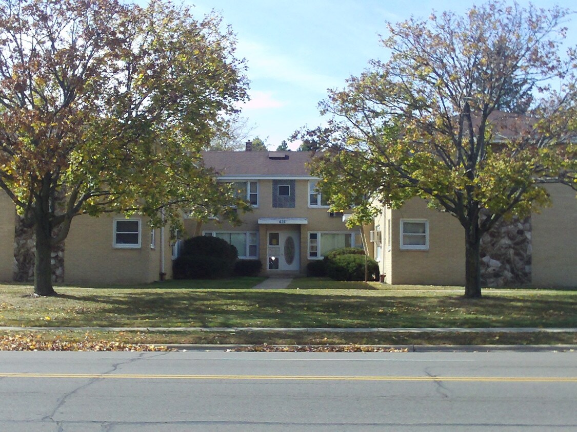 635 N. Lakes Ave. - 635 N Lake Ave