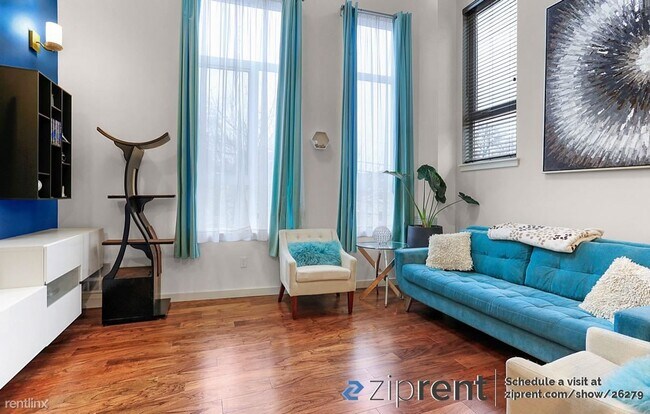 Building Photo - 2 br, 2.5 bath Townhome - 913 Martin Luthe...